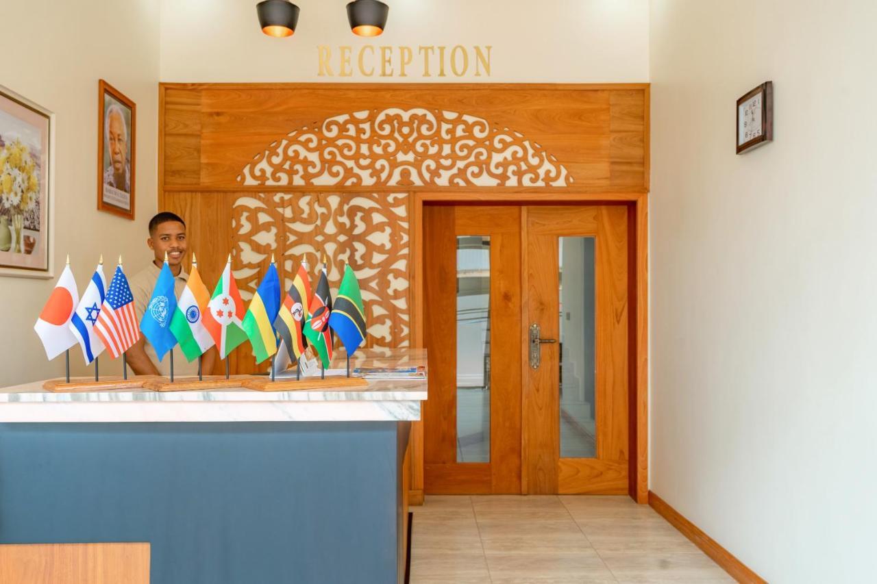 Kibo Palace Hotel Moshi Extérieur photo